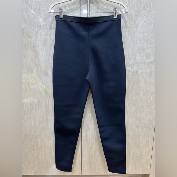 FLARES Black Thermo Fit Workout leggins with CELU-LITE technology - Picture 3 of 5